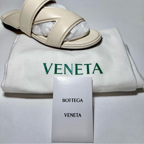 Bottega Veneta The Band Flat Sandals in Sea Salt - Picture 6 of 7